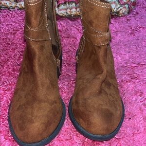 St. John's Bay Brown Faux Suede Ankle Boots with Memory Foam (SZ. 8)